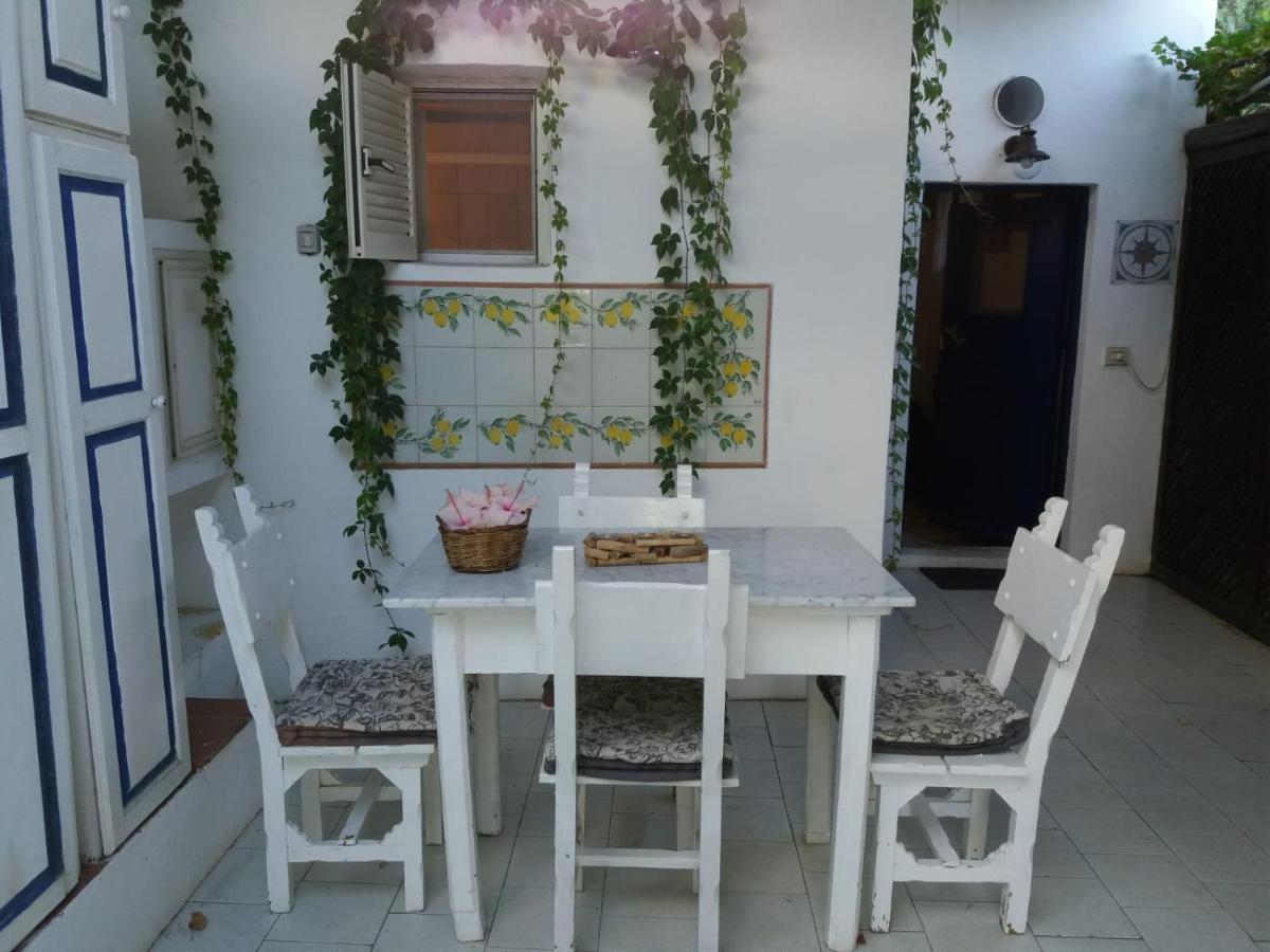 Apartamento Con I Piedi Nell'Acqua Estrómboli Exterior foto