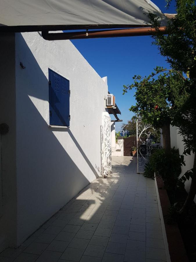 Apartamento Con I Piedi Nell'Acqua Estrómboli Exterior foto