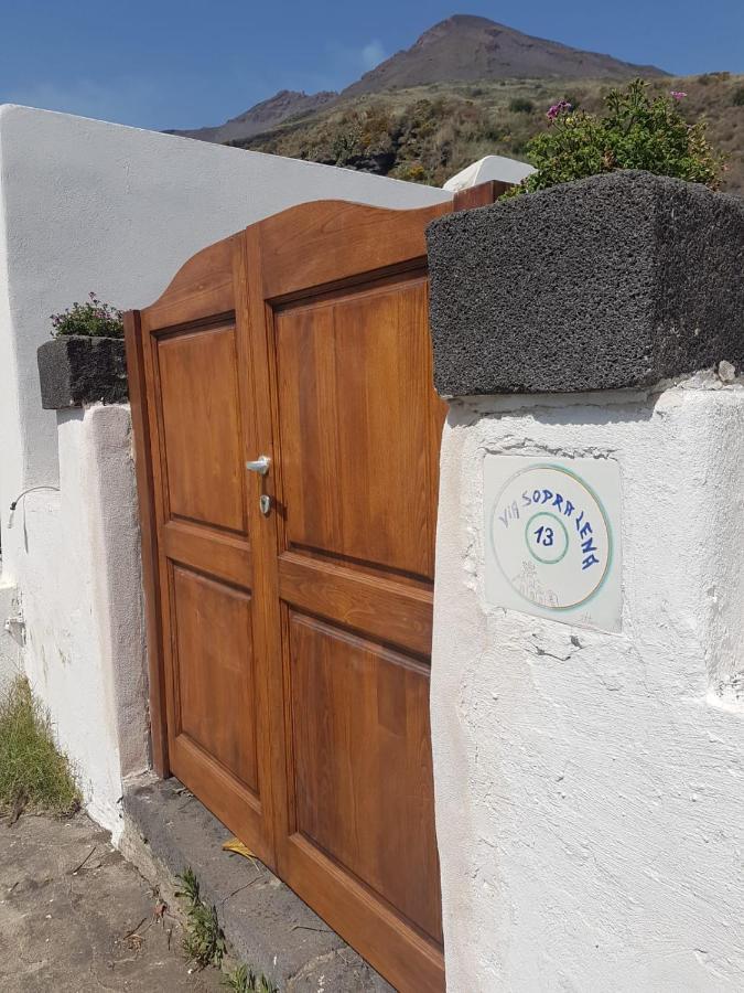 Apartamento Con I Piedi Nell'Acqua Estrómboli Exterior foto